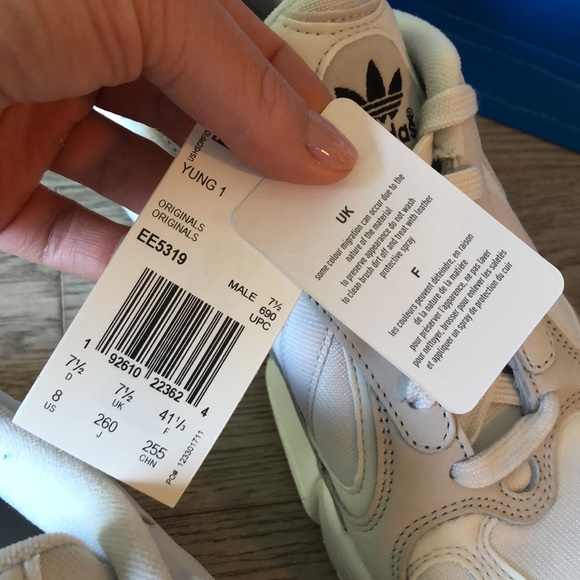 New in box Adidas Yung 1 sneakers, size 8 US - Picture 6 of 8